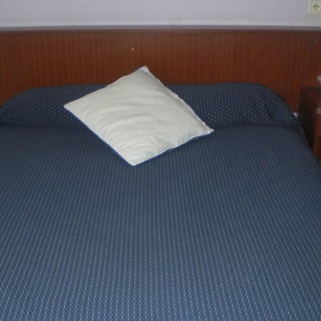 Hotel Nuria El Campello Buitenkant foto